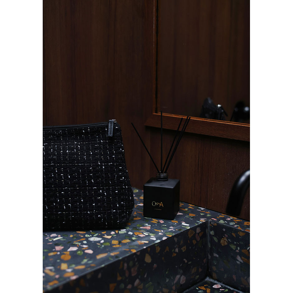 Cosmetic L Black Twinkle
