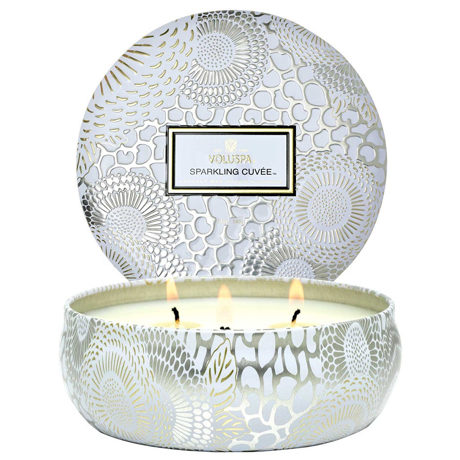 Bilde av Voluspa 3-wick Tin Candle Sparkling Cuvée 40h - 340 G