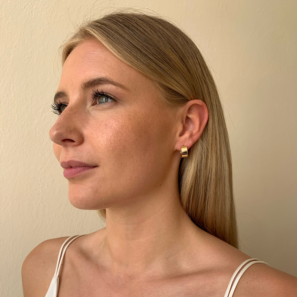 Carrie Small Ring Ear Plain Gold